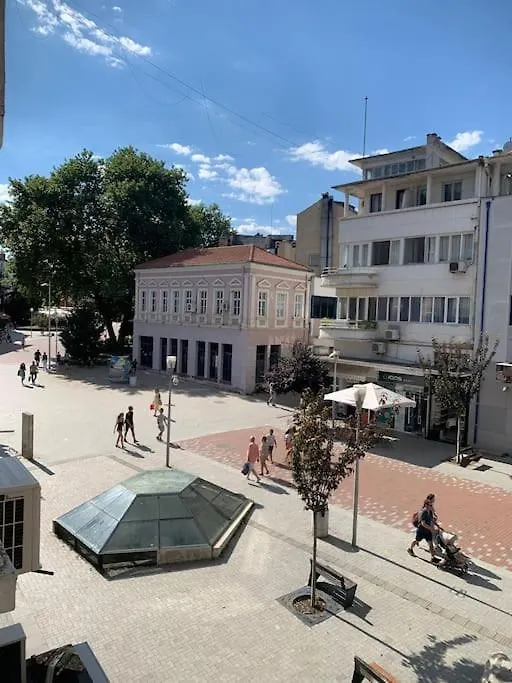 Apparent On The Main Street Apartment Varna