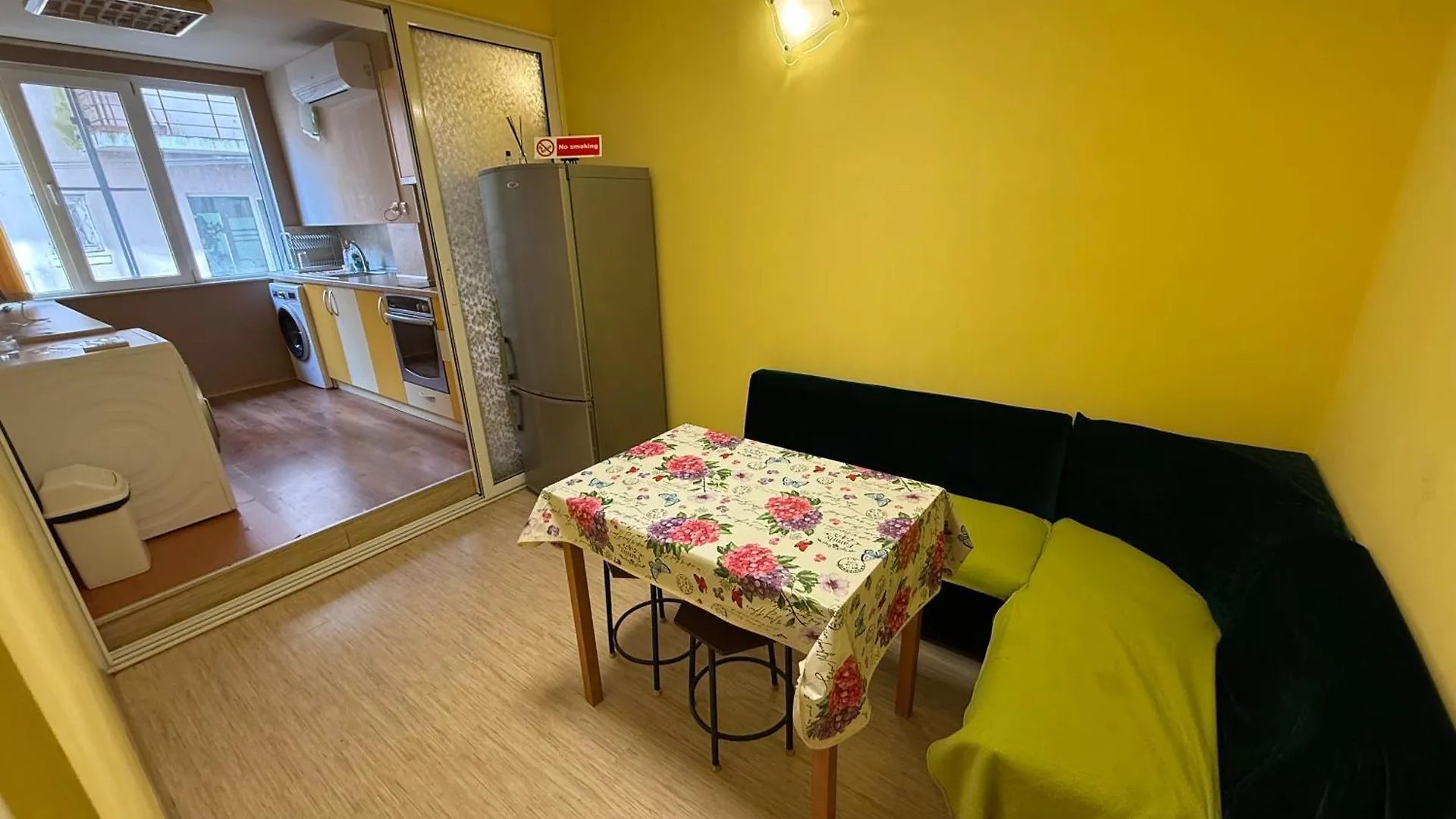 Apparent On The Main Street Apartment Varna