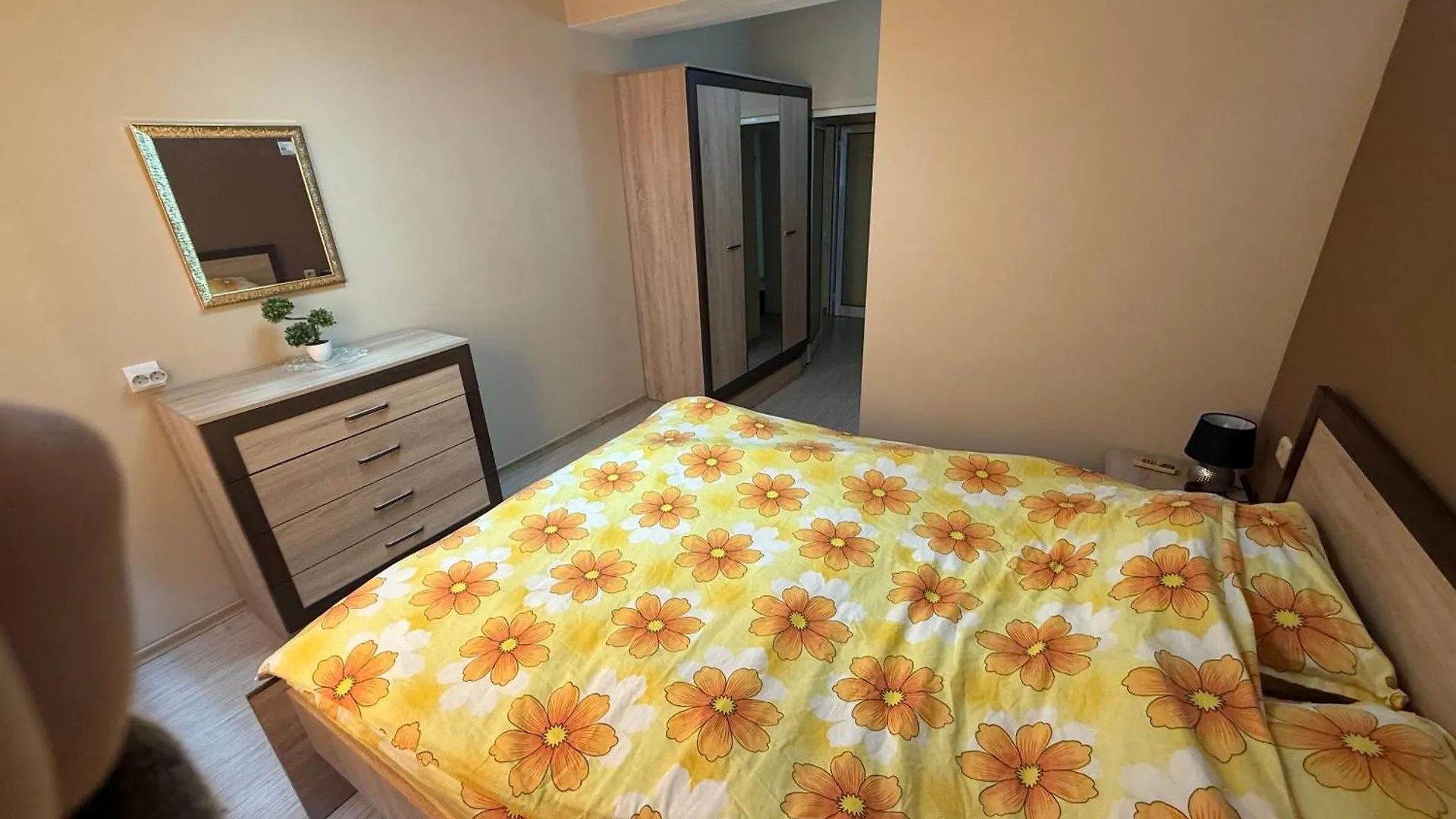 Apparent On The Main Street Apartment Varna